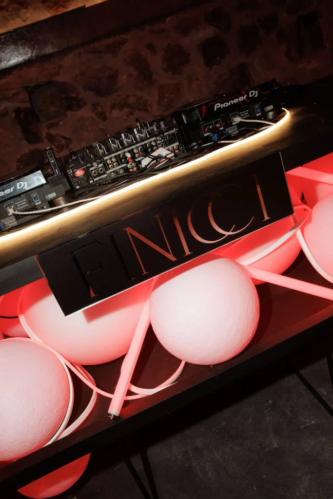 modern luxury wedding ceremony santorini caldera70jpg